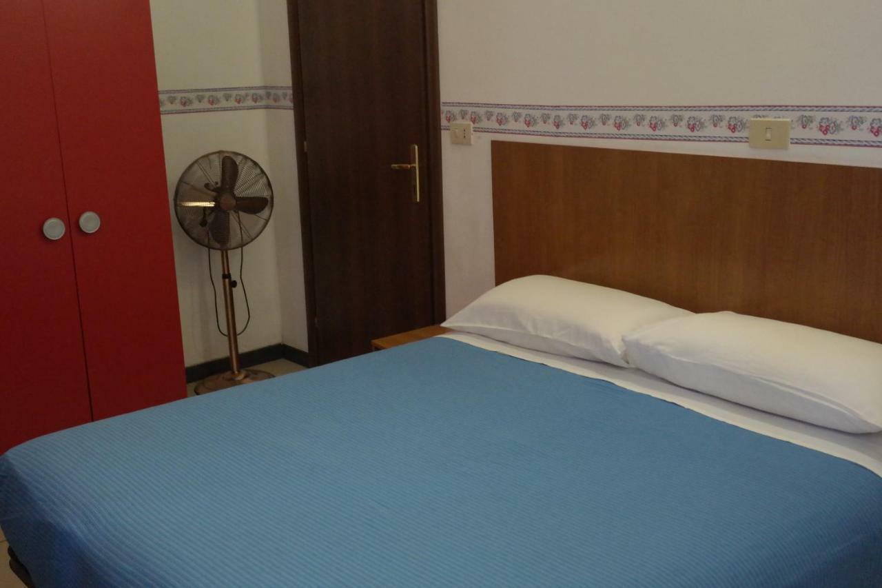 Hotel Houston Livorno - Struttura Esclusivamente Turistica - Not For Business Or Workers Eksteriør billede