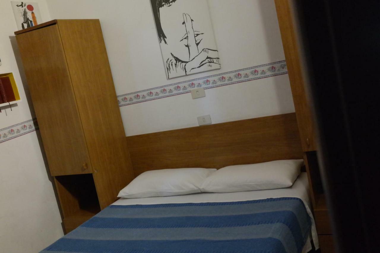 Hotel Houston Livorno - Struttura Esclusivamente Turistica - Not For Business Or Workers Eksteriør billede