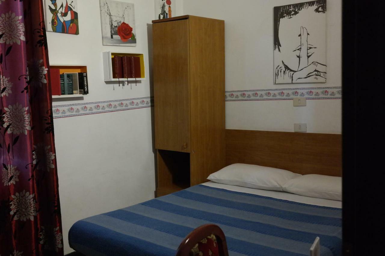Hotel Houston Livorno - Struttura Esclusivamente Turistica - Not For Business Or Workers Eksteriør billede
