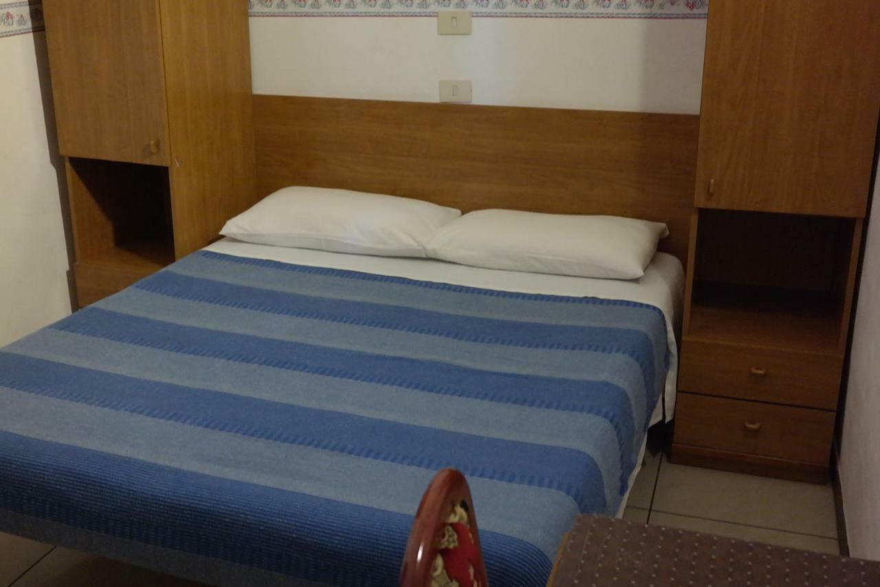 Hotel Houston Livorno - Struttura Esclusivamente Turistica - Not For Business Or Workers Eksteriør billede